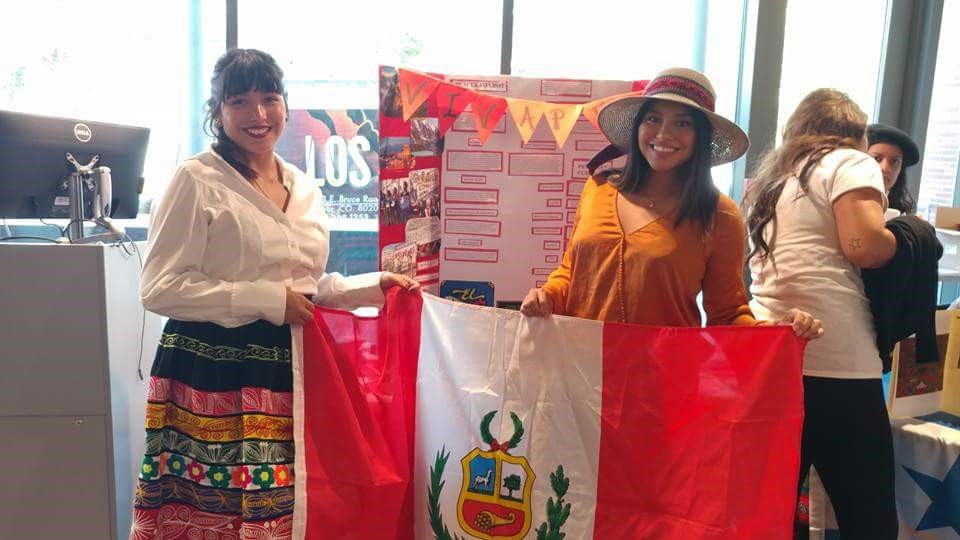 Barbara Quinto and Laura Quinto Representing Peru at the CCD Somos event